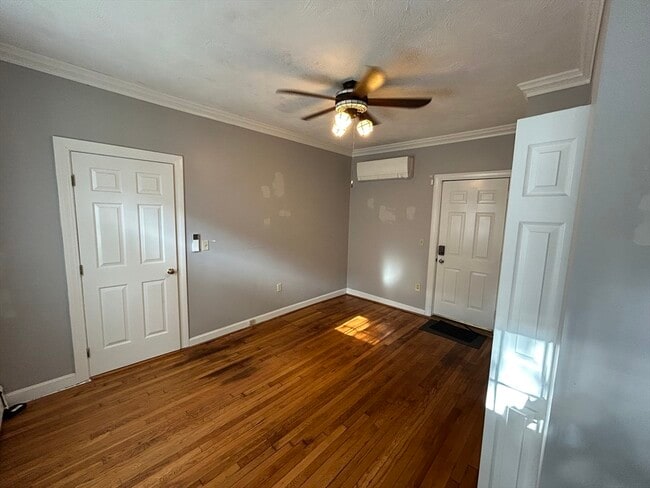 Building Photo - 120 Highland St