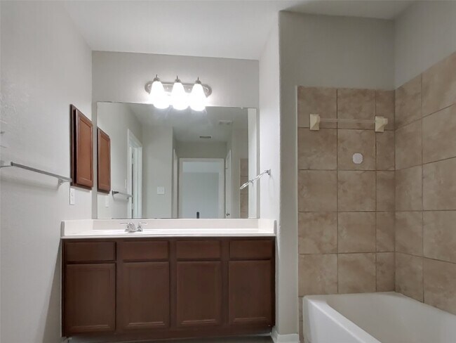 Building Photo - 3311 Thicket Path Way