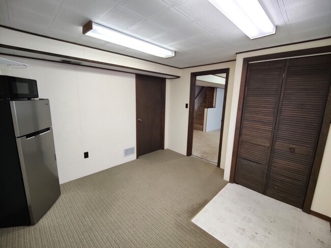 Building Photo - *Updated & Charming 2BD/2BA Single Family ...