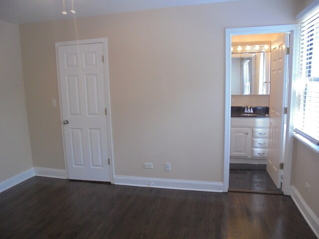 Building Photo - 1711 W Jarvis Ave