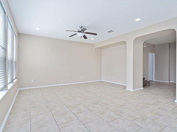 Building Photo - 904 Lonesome Lilly Way