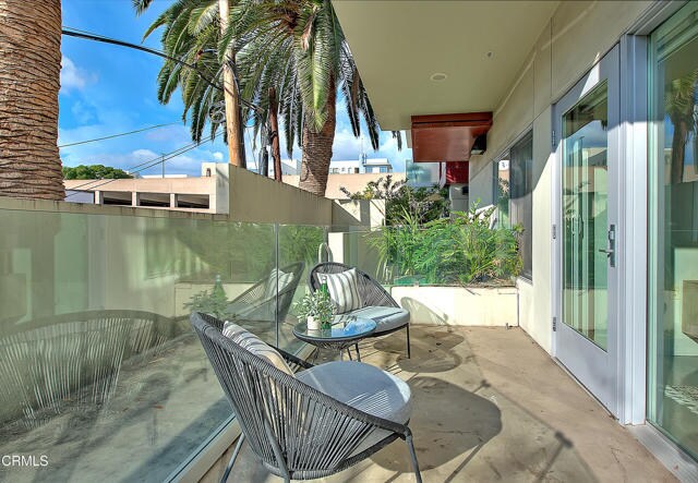 Building Photo - 133 S Los Robles Ave