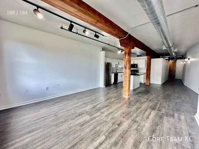 Building Photo - Renovated River Market Loft For Rent!