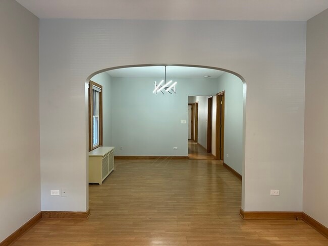 Building Photo - 1304 S 50th Ave