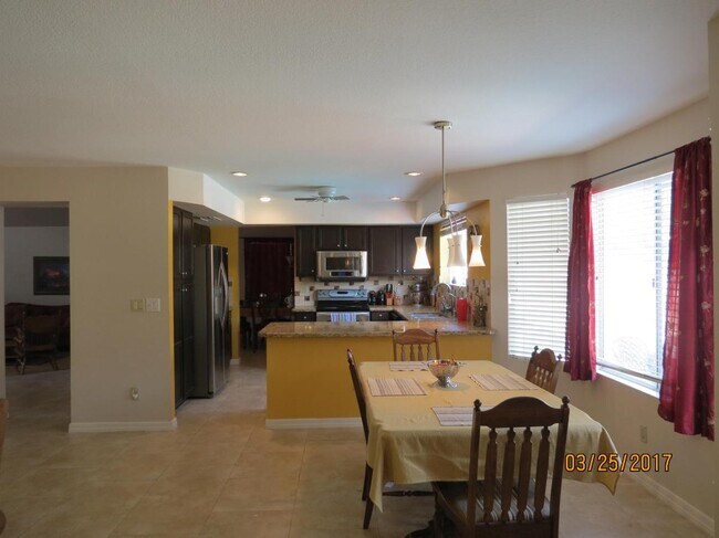 Building Photo - 4122 E Windsong Dr