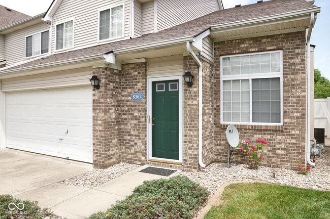 Building Photo - 8362 Enclave Blvd