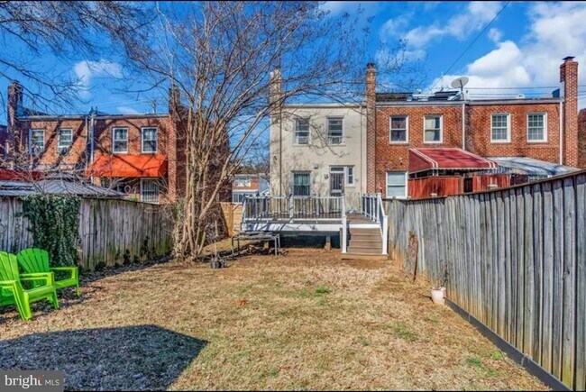 Building Photo - 4011 Blaine St NE