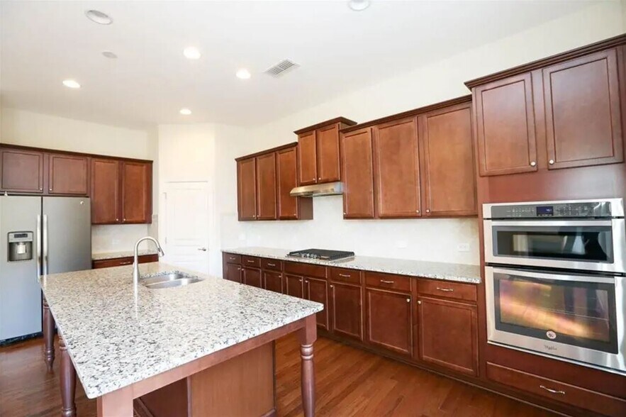 Building Photo - 5532 Cameron Parc Dr