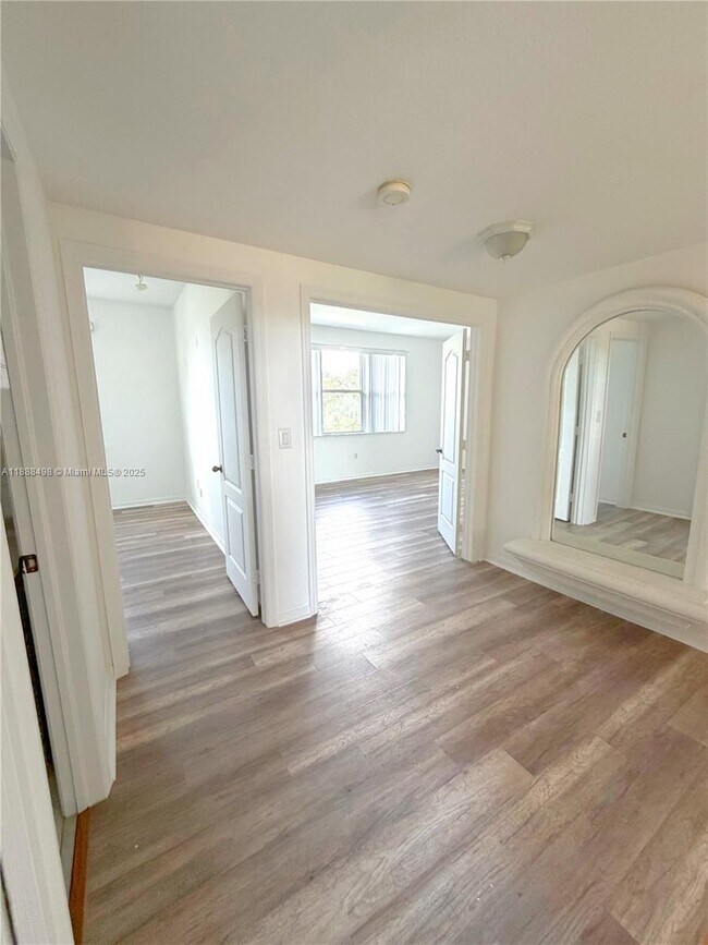 Building Photo - 13485 NW 9th Ct