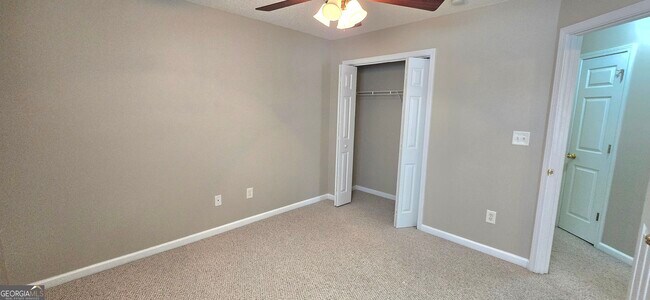 Building Photo - 3 Castleton Ct