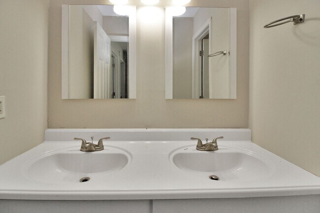 Building Photo - 3910-3912 Rock Quarry Rd.