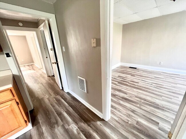 Building Photo - 129 McGinnis Avenue (Full Service)