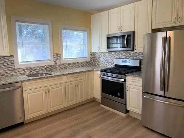 Building Photo - 727 Carlton Ave