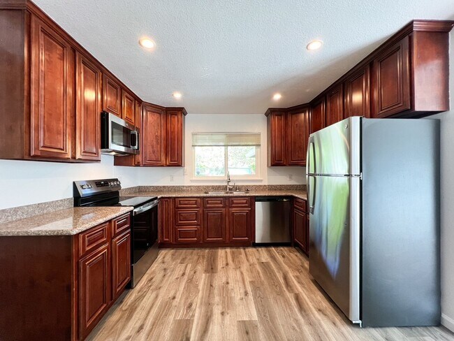 Building Photo - Beautiful Three Bedroom North Napa Home