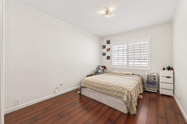 Building Photo - 12705 Huntingwick Dr