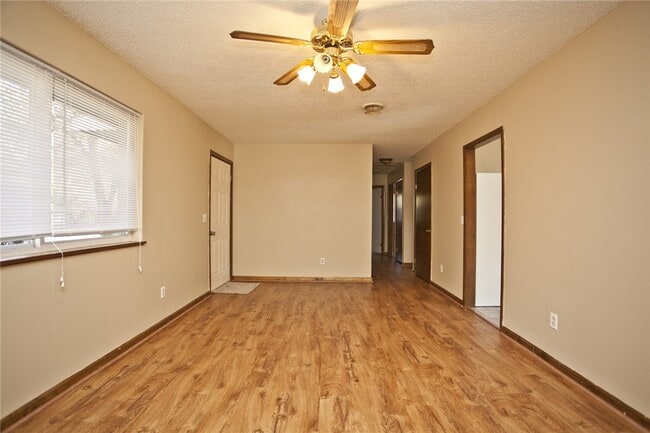 Building Photo - 311 Willow Ave