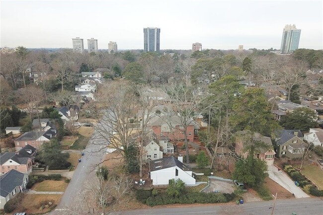 Building Photo - 270 Peachtree Way NE