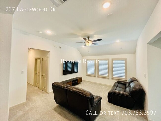 Building Photo - 237 Eaglewood Dr