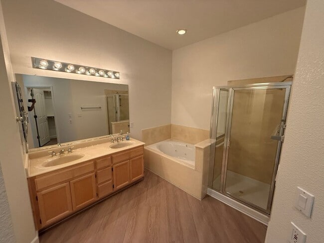 Building Photo - Gated Unique Remodeled 3 Bedroom w/ Golf Course Views in Rancho Solano