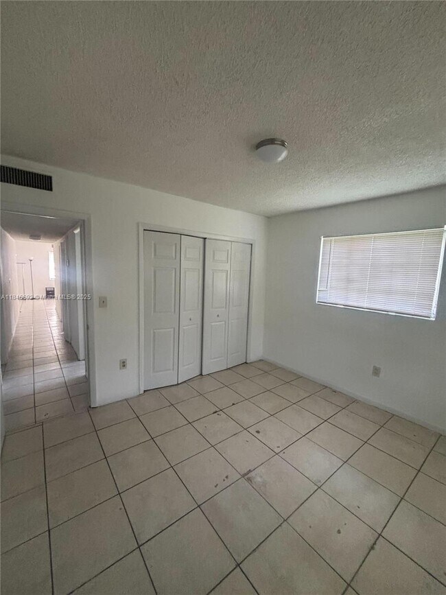 Building Photo - 15813 NW 38th Pl