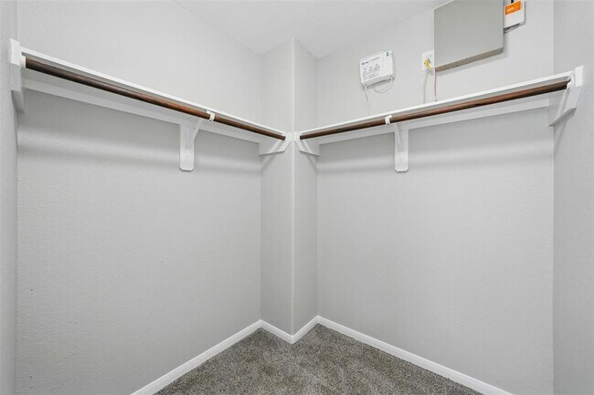Building Photo - 3331 Cabin Wood Way