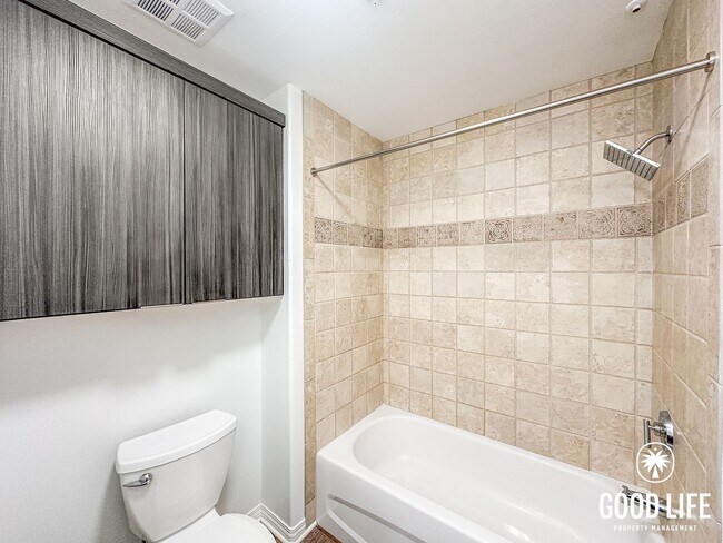 Building Photo - SD: Luminous 3BD/2BA Corner Unit in Little Italy with City Views, W/D & Private Balcony