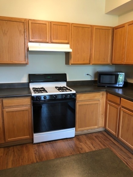 Building Photo - 1860 Fescue Dr
