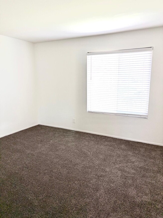 Building Photo - 43376 Cook St