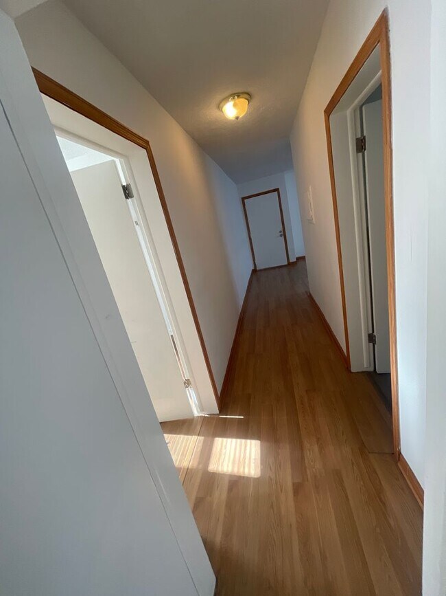 Building Photo - 205 S 37th St