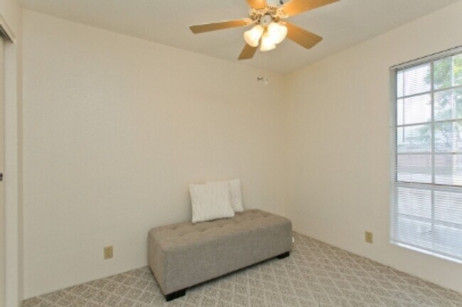 Building Photo - 94-560-560 Lumiauau St