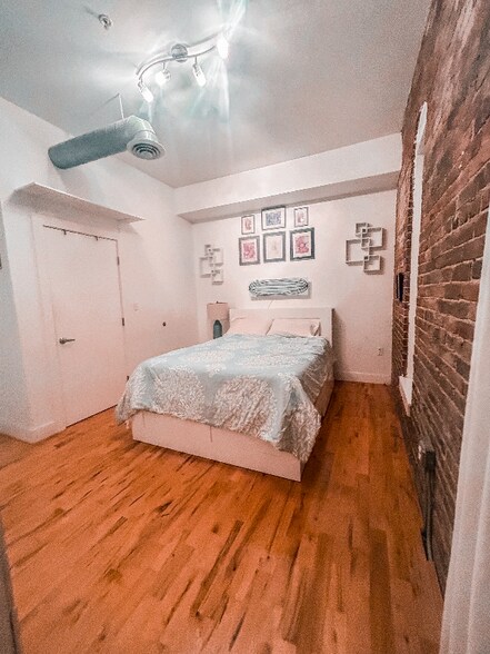 Building Photo - 88 Franklin St