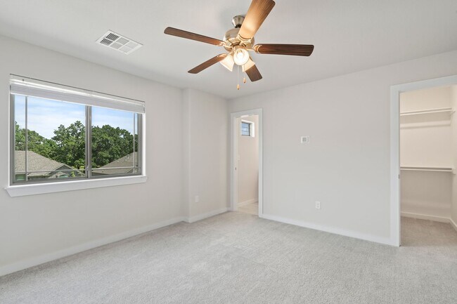 Building Photo - Like new 4BR Farmington home! LOADED with upgrades! Don't miss out!