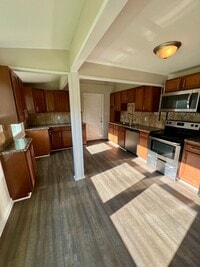 Building Photo - 3 Bedroom 1 Bathroom House for Rent