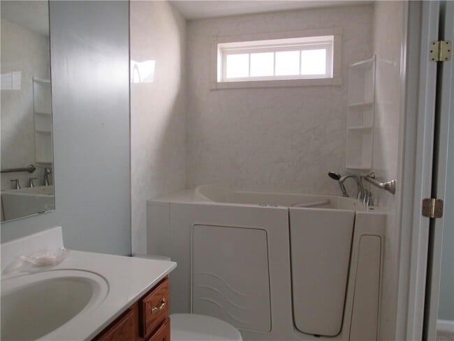 Building Photo - 35 Granite Ct