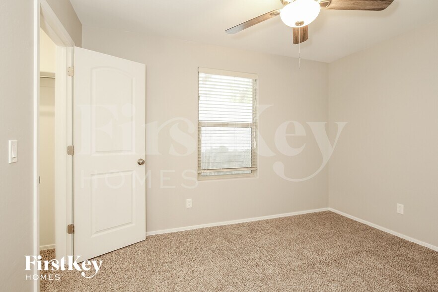 Building Photo - 16570 W Sierra St