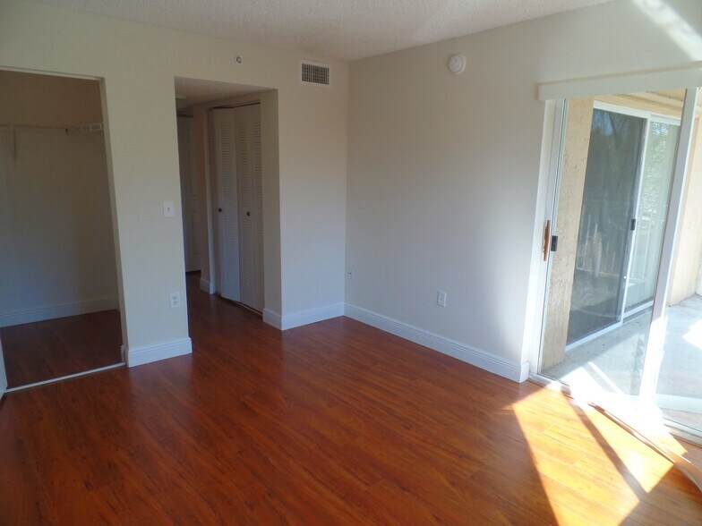 Building Photo - 3844 Lyons Rd