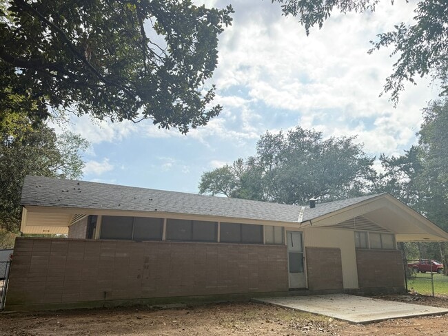 Building Photo - Newly Renovated Home in Blanchard, La