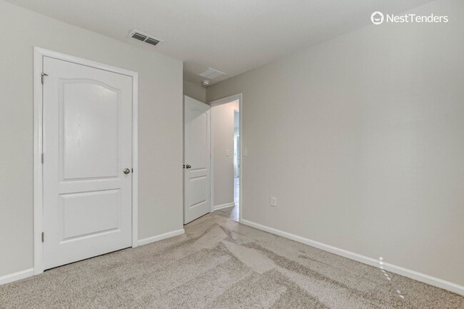 Building Photo - Like New In Nassau Crossing!