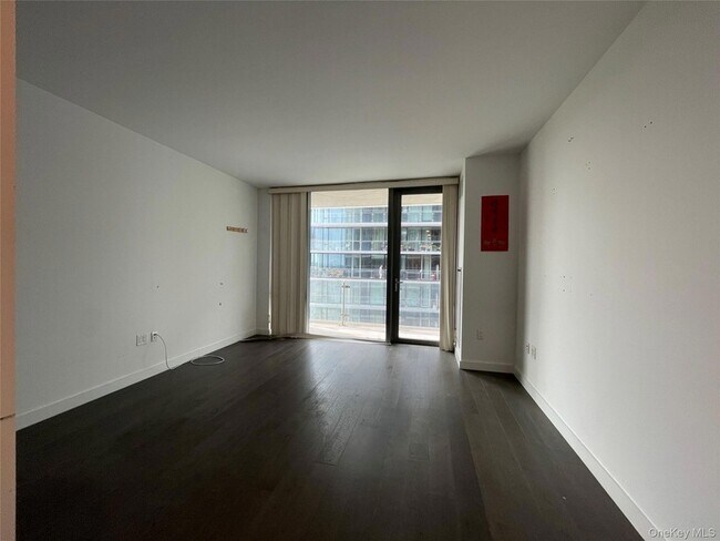 Building Photo - 131-05 40th Rd