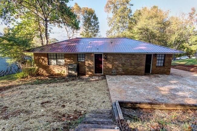 Building Photo - Great 3 Bed 2 Bath House for Rent/ Trussvi...