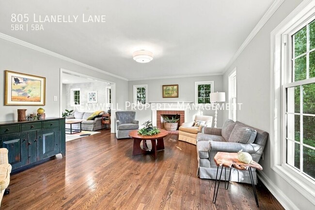 Building Photo - 805 Llanelly Ln