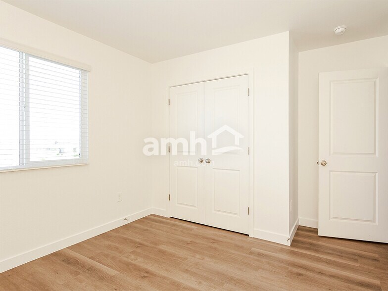 Building Photo - 20177 W Thomas Rd