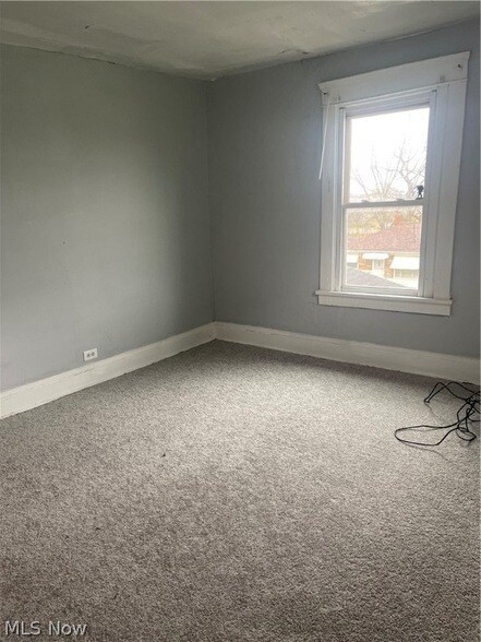 Building Photo - 4754 Blythin Rd