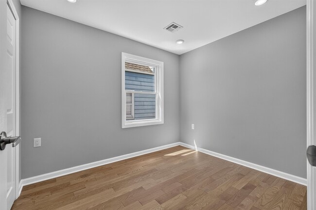 Building Photo - 74 W 52nd St