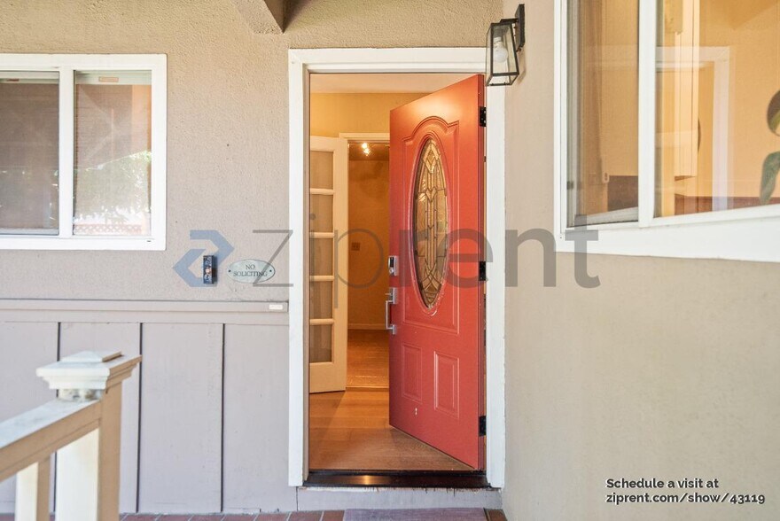 Building Photo - 119 Calado Ave