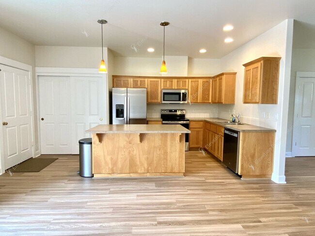 Building Photo - Charming Updated Home in Bend’s Old Farm D...