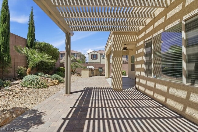 Building Photo - 2605 Romarin Terrace