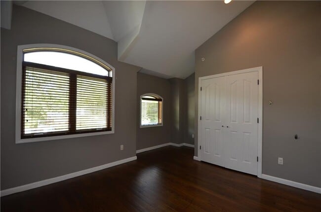 Building Photo - 5198 Hylan Blvd