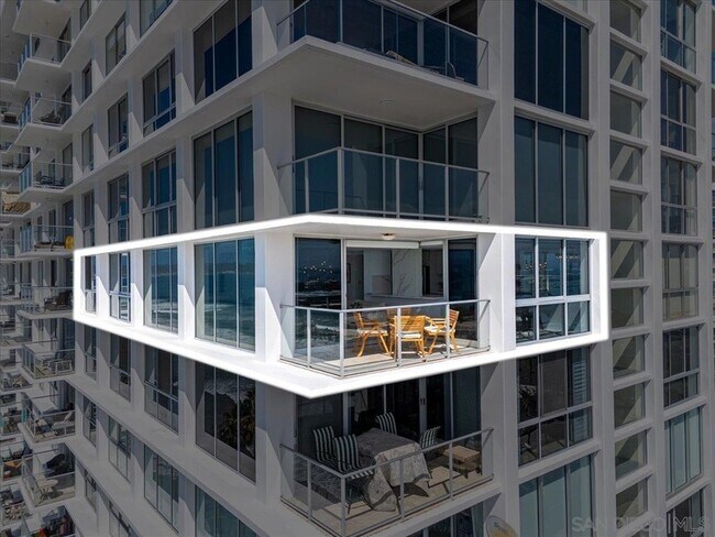 Building Photo - 1830 Avenida Del Mundo