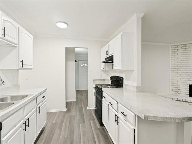 Building Photo - 905 Hawthorne Dr